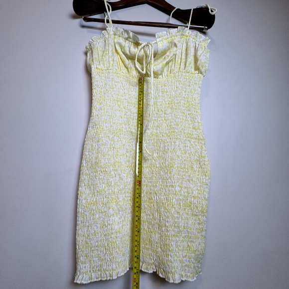 Princess Polly Smocked Mini Dress - Size 6 - Picture 6 of 6